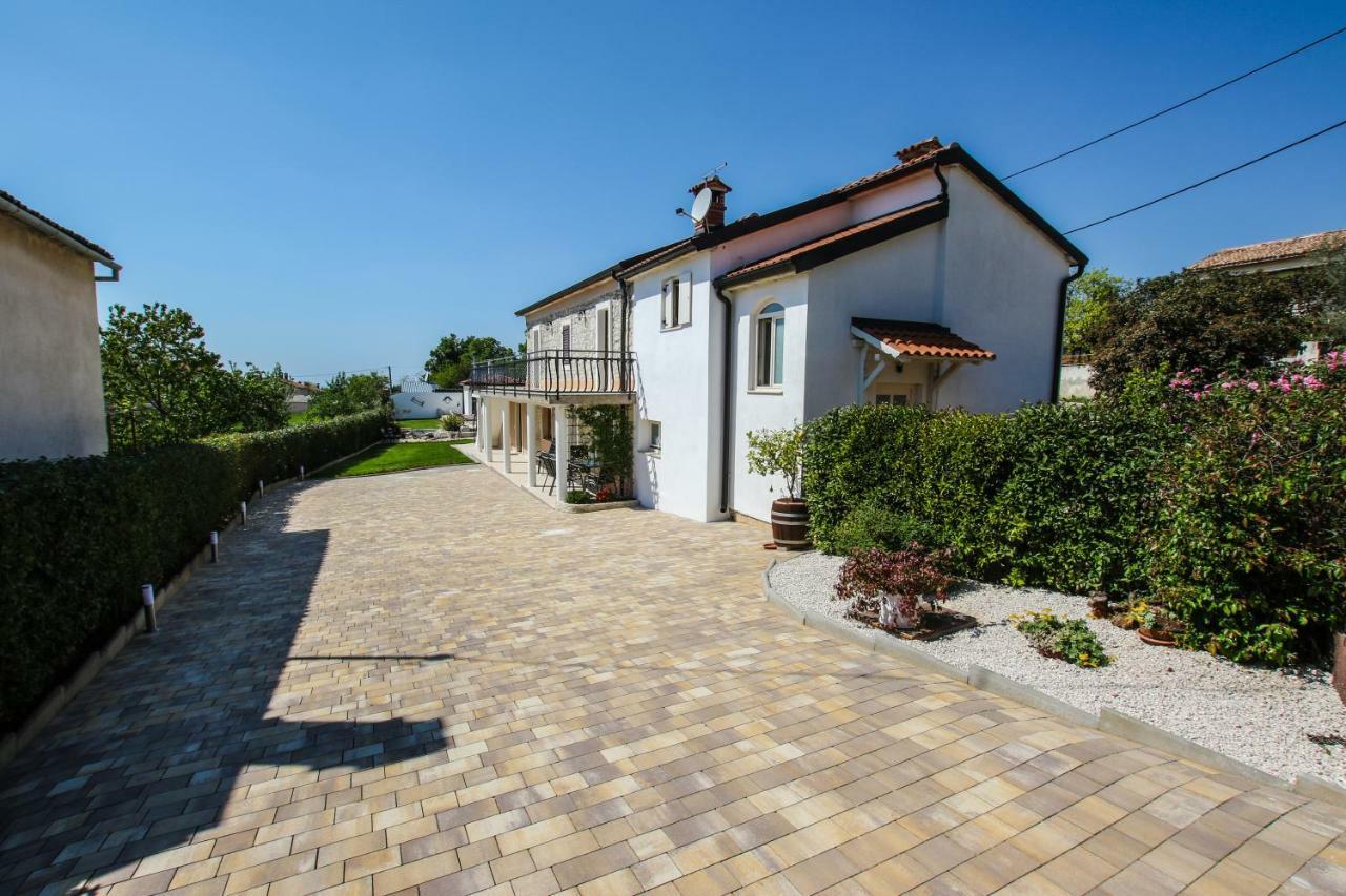 Villa Alma Kaštelir Esterno foto