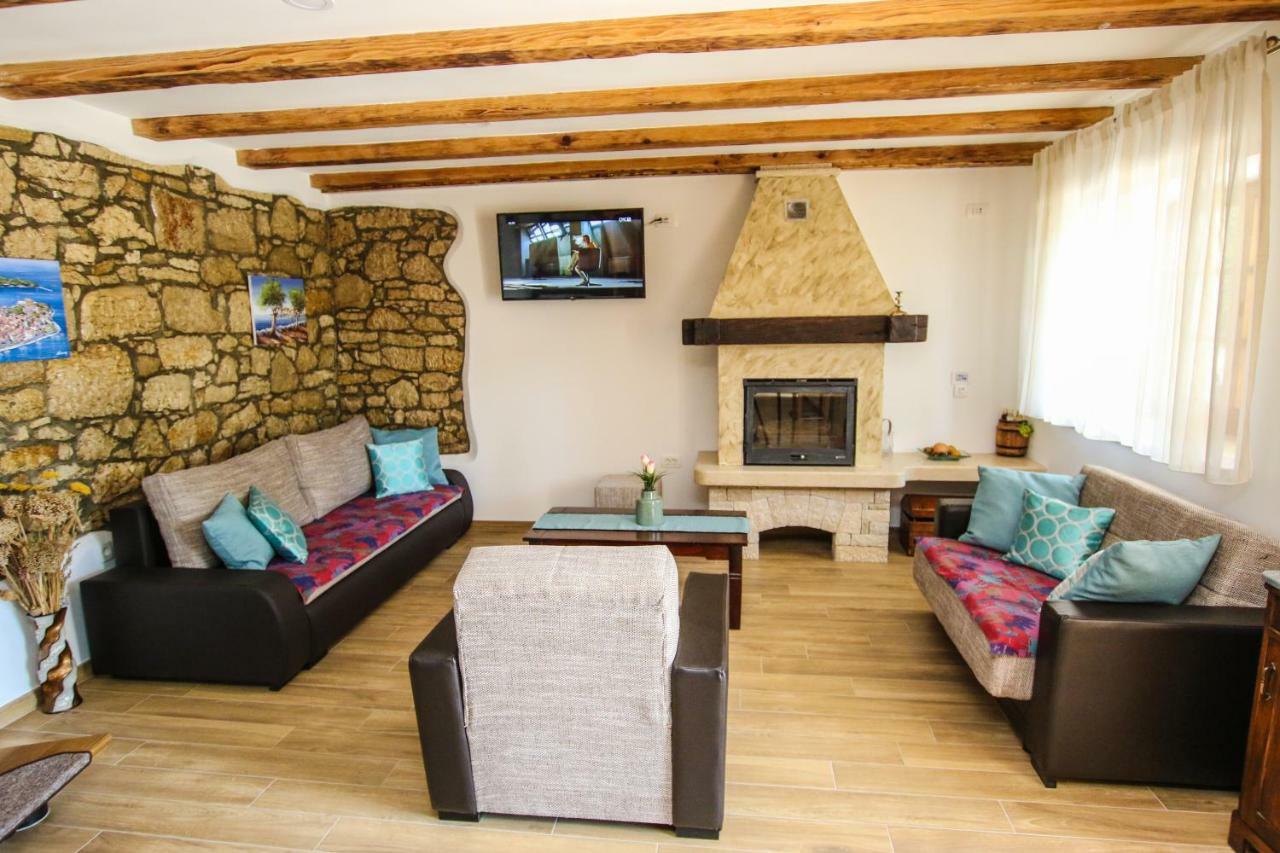 Villa Alma Kaštelir Esterno foto