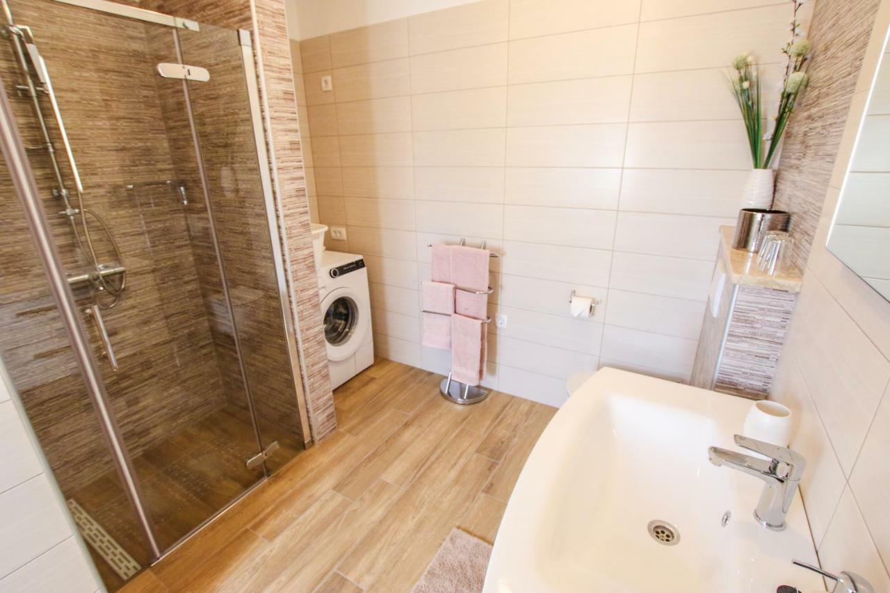 Villa Alma Kaštelir Esterno foto